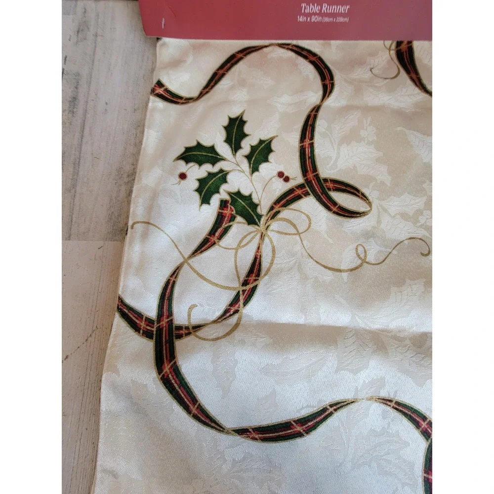 Lenox table runner fabric Holiday Mistletoe‎ Holly Berry dinner xmas